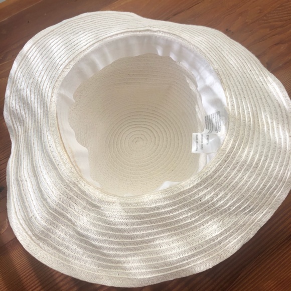 Cute White Hat 🎀 - Picture 7 of 10